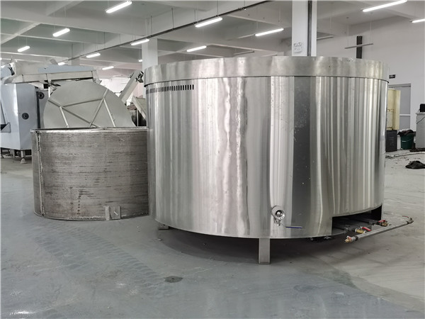 離心脫油機廠家簡述怎樣減少離心脫油機傾倒的難度